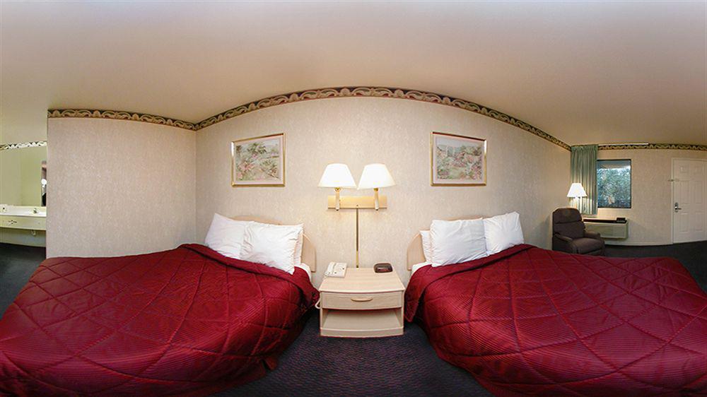 Rodeway Inn & Suites Hwy 290 Nw Houston Extérieur photo